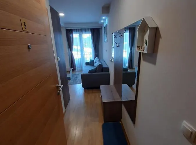 Apartment Avantura 1 *